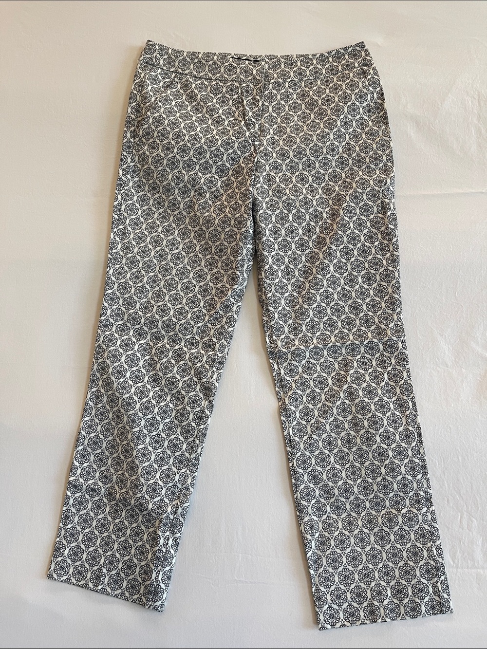 Adrienne‎ Vittadini Black and White Geometric Chinos